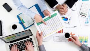 Read more about the article Save Money with a Mid-Year Financial Checkup 